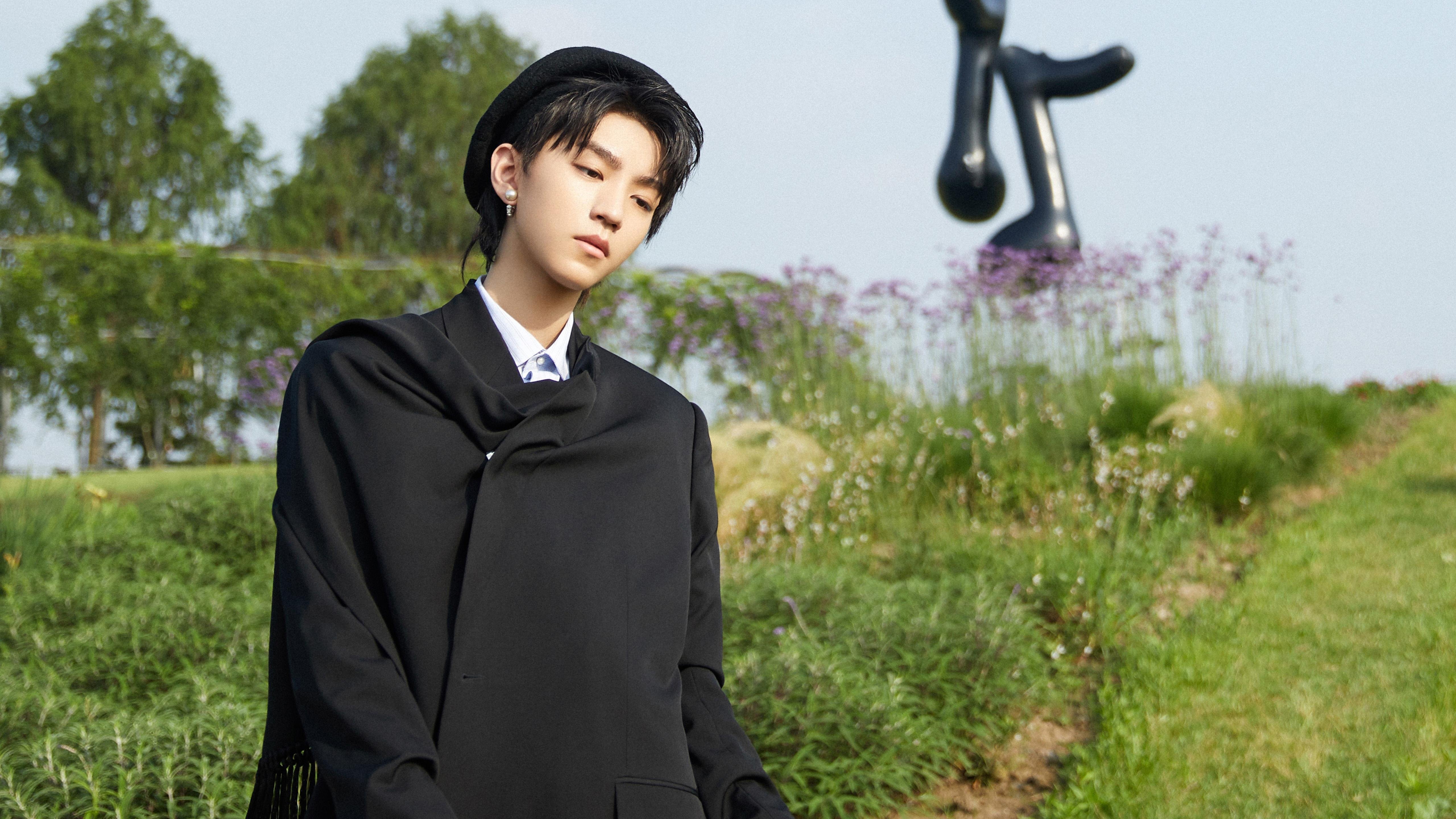 开云体育-从阿尔卑斯山到曼彻斯特，一位中场大师如何同时在两个战场书写传奇