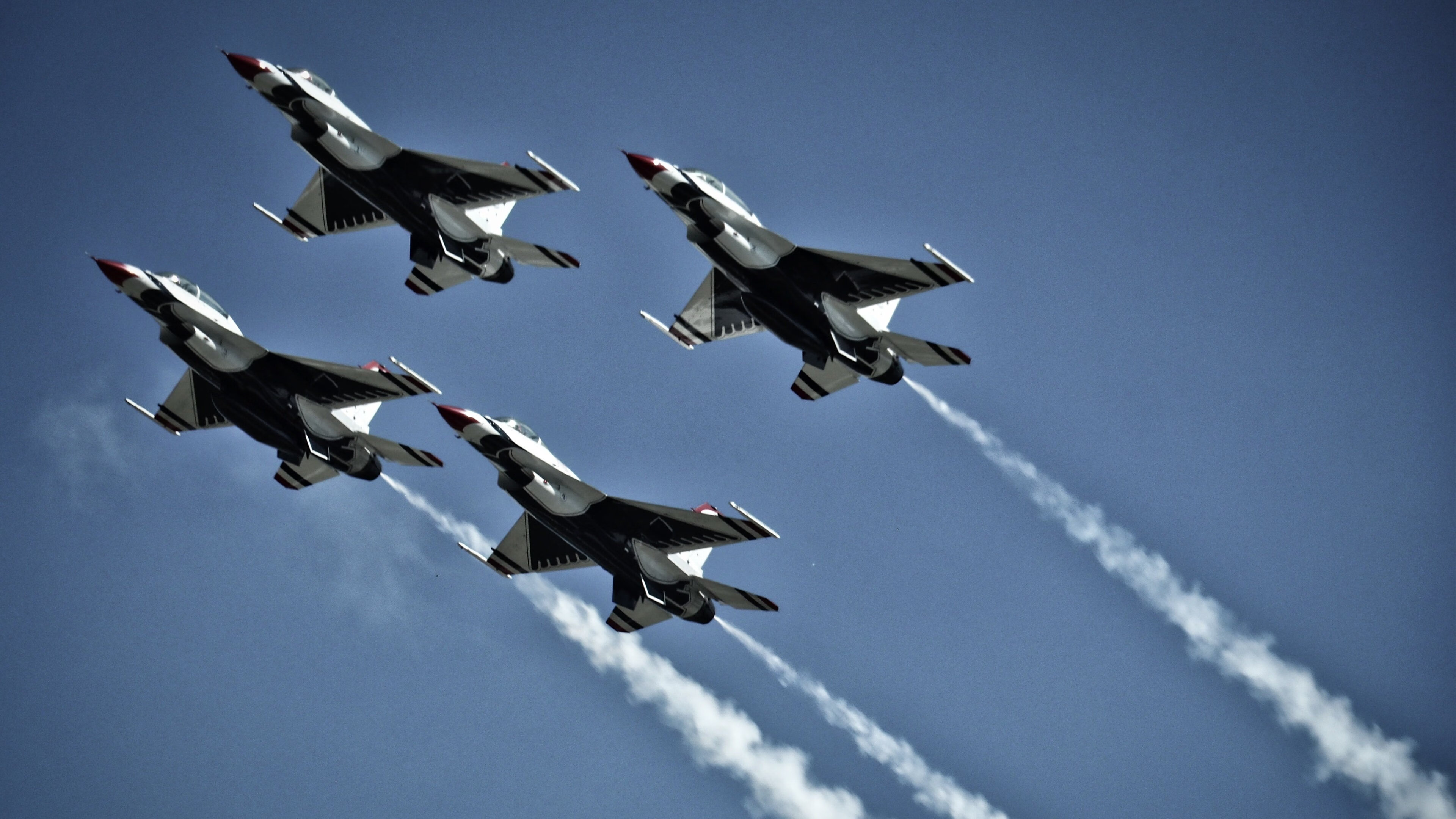 平台-铁幕与利刃，阿克在年度焦点之战的无声交响